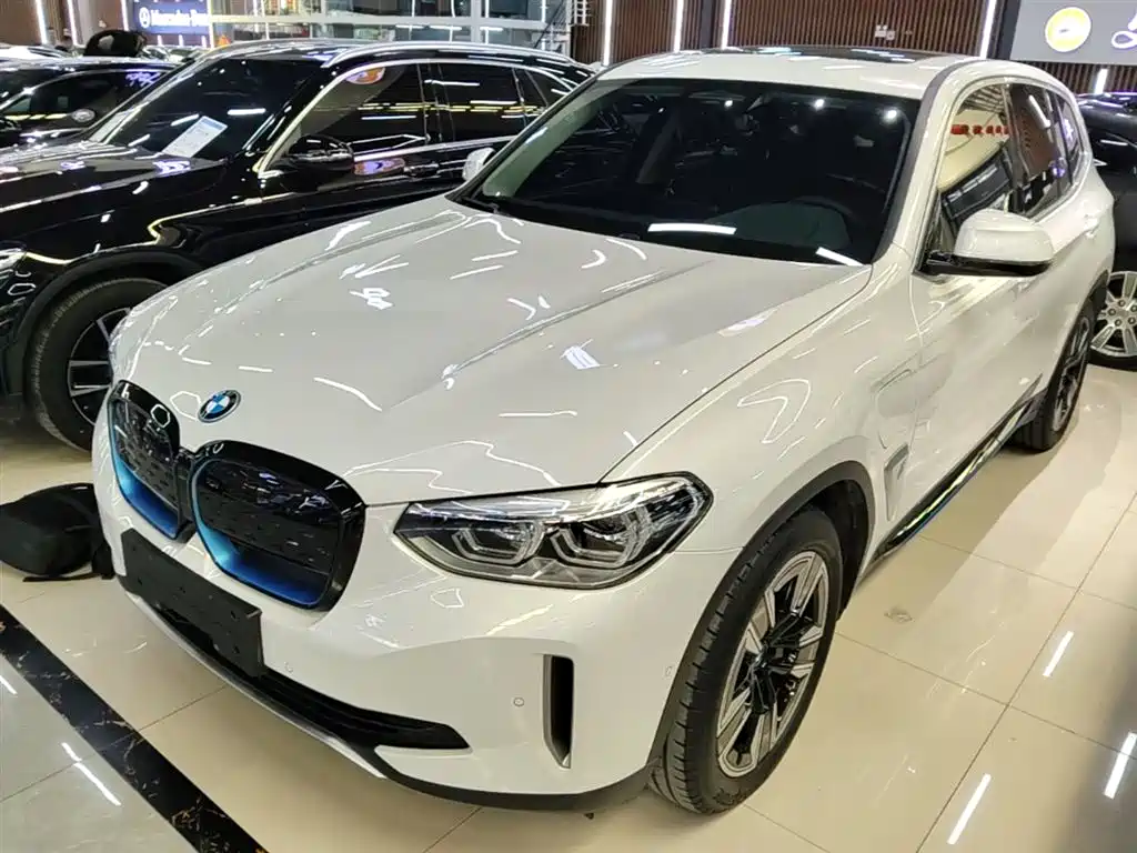 BMW iX3 2021