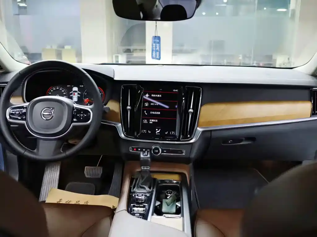 Volvo S90 — миниатюра 5