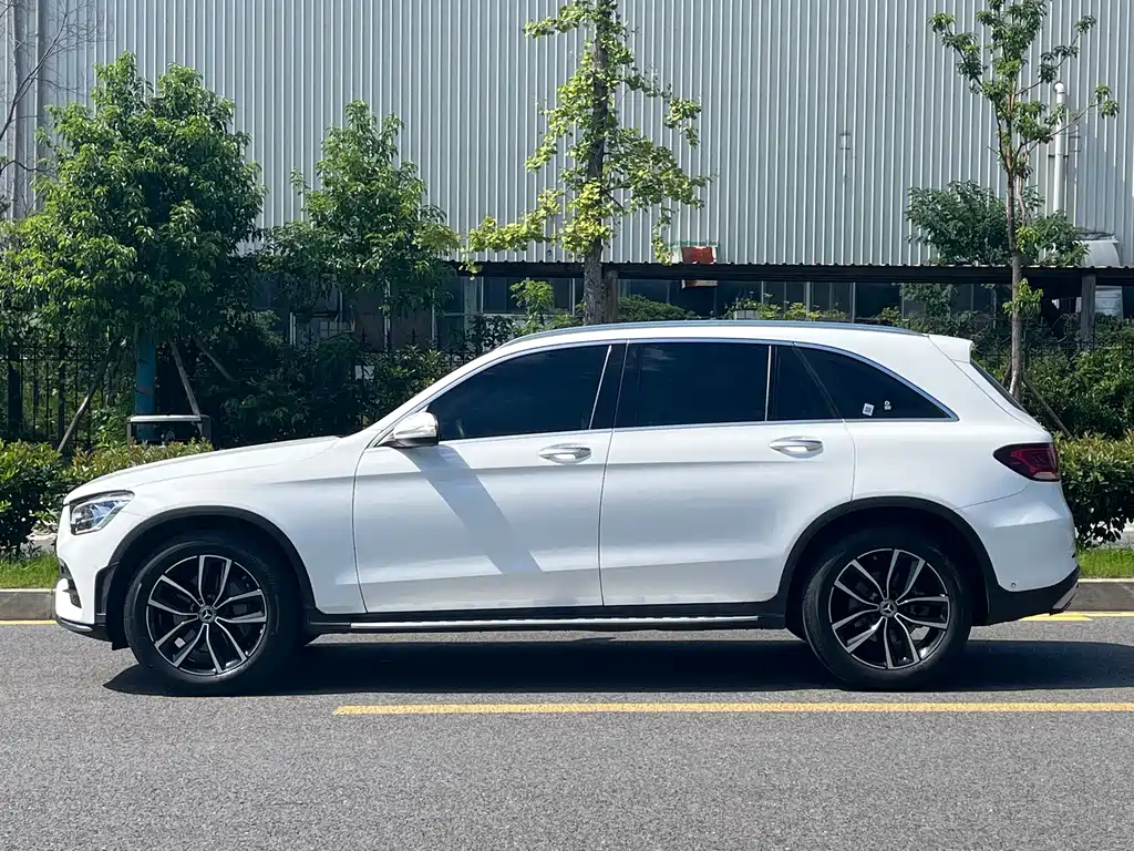 MERCEDES-BENZ GLC