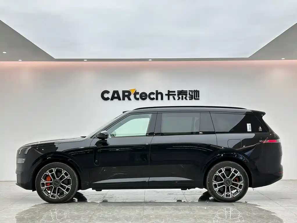 Lynk & Co 900 — миниатюра 2
