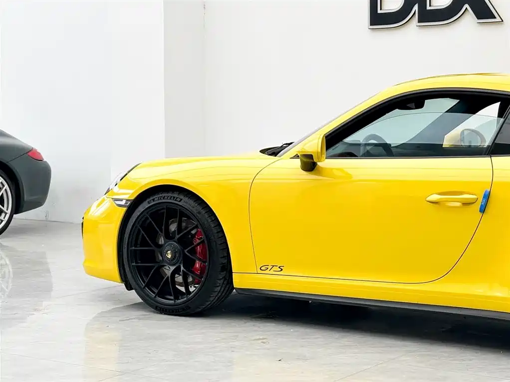 Porsche 911 2017 Carrera 4 GTS 3.0T