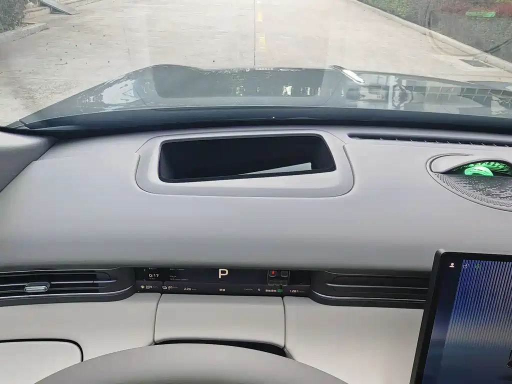 Hongqi HS6 PHEV 240 Smart Hybrid Edition, фото 21
