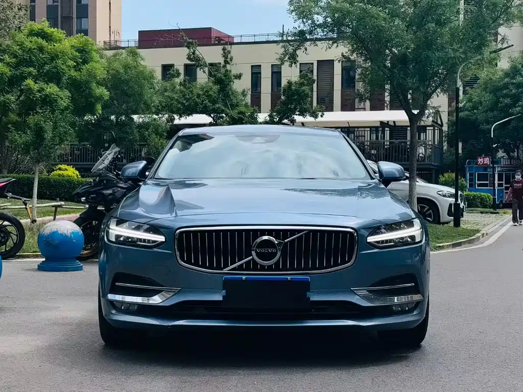 Volvo S90 - фото 2