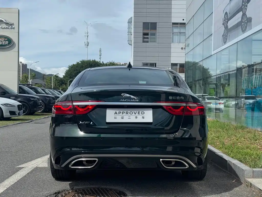 Jaguar XFL 2025 2.0T P250 Premium Luxury
