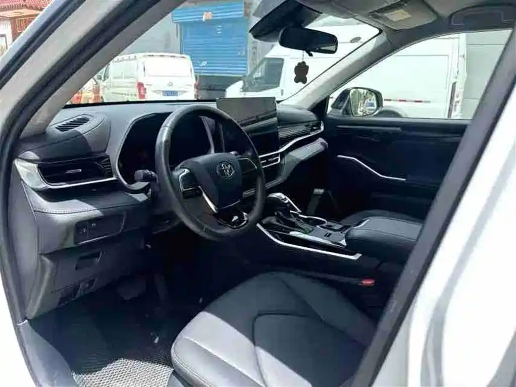 Toyota Highlander 2026 2.5L Elite 5 мест