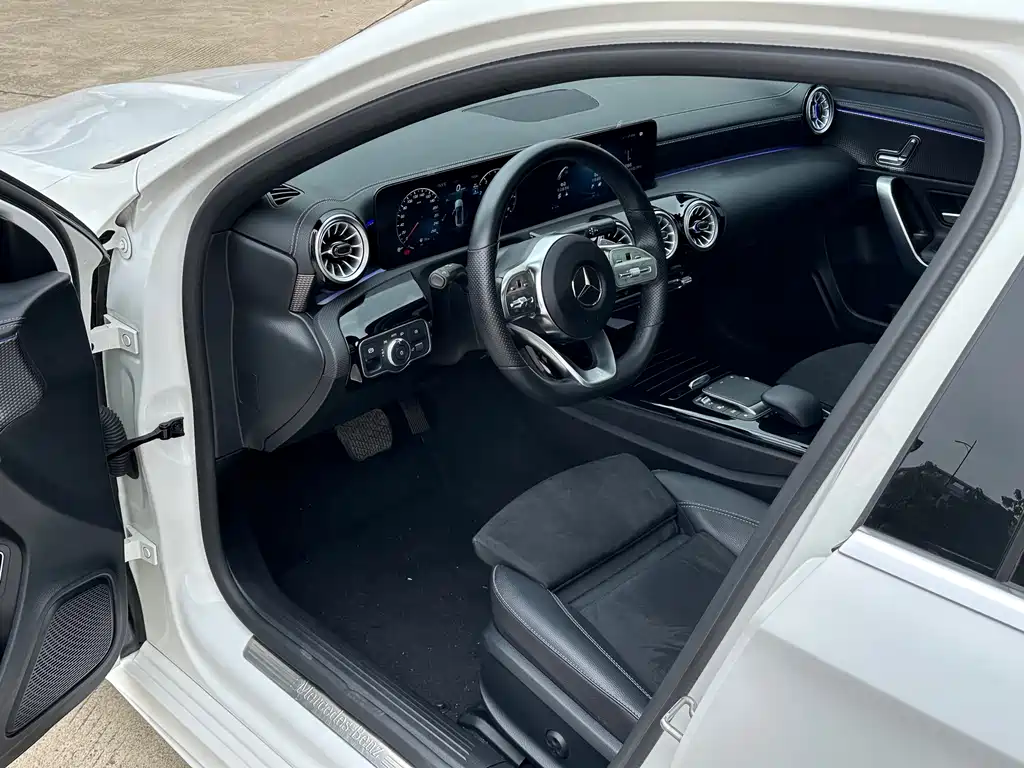 MERCEDES-BENZ A CLASS