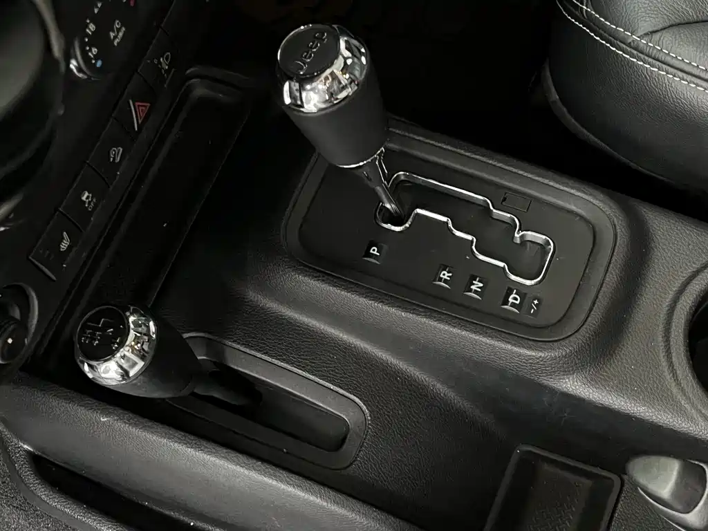 Jeep Wrangler 3.0L Sahara 4-door Comfort Enjoy Edition, фото 7