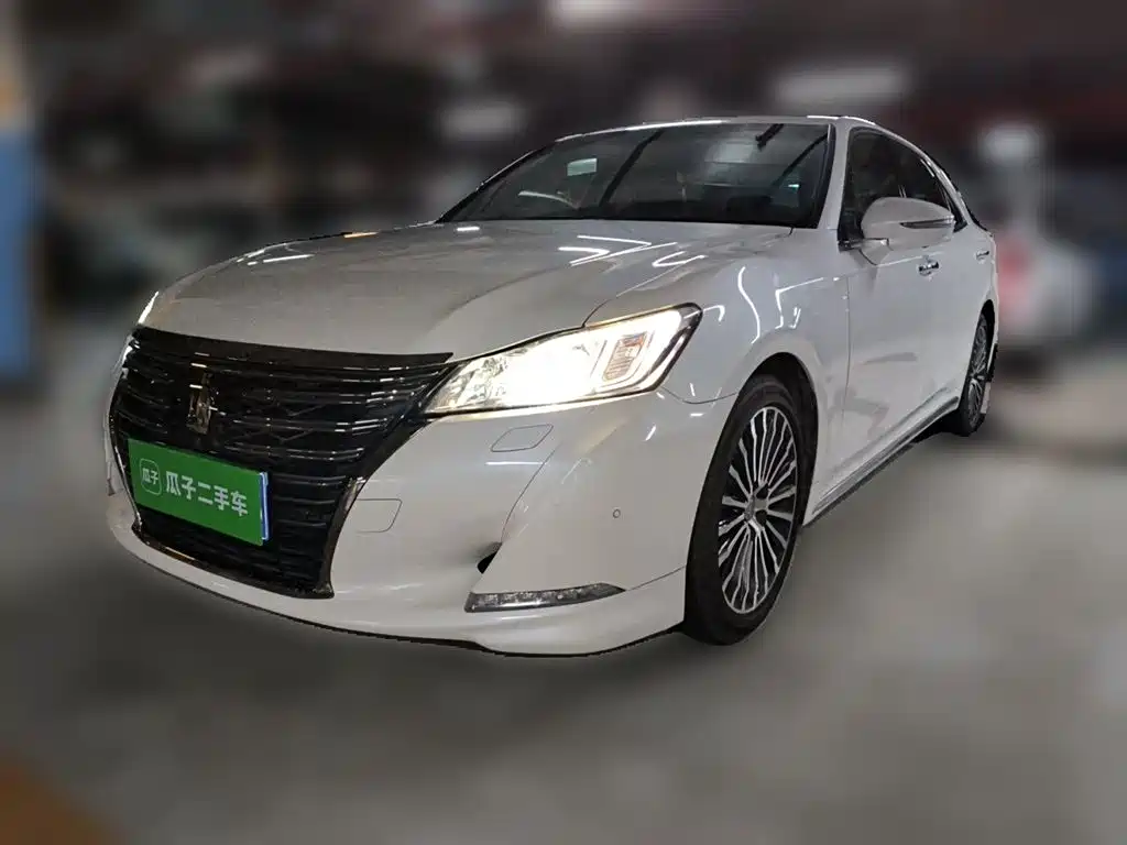Toyota Crown 2018