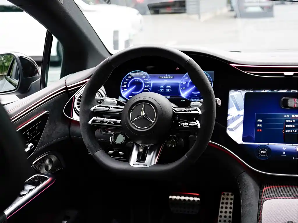 Mercedes-Benz EQE AMG — миниатюра 12