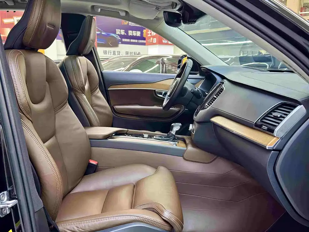 Volvo XC90 2019 T6 7 мест V