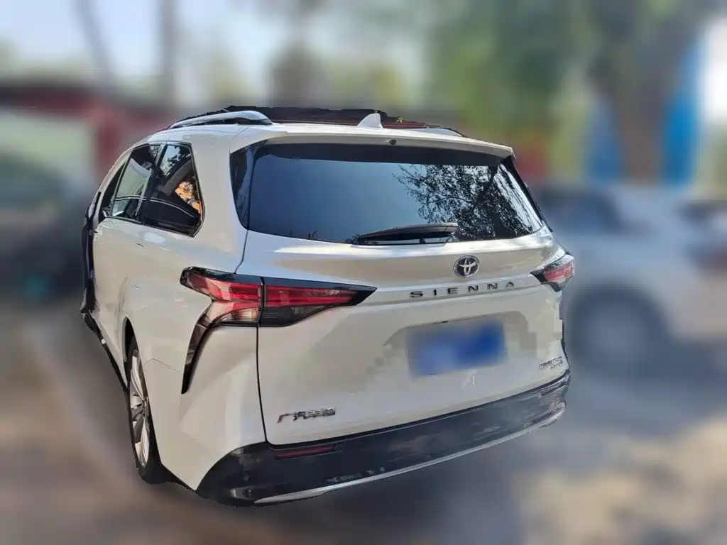 Toyota Sienna — миниатюра 25
