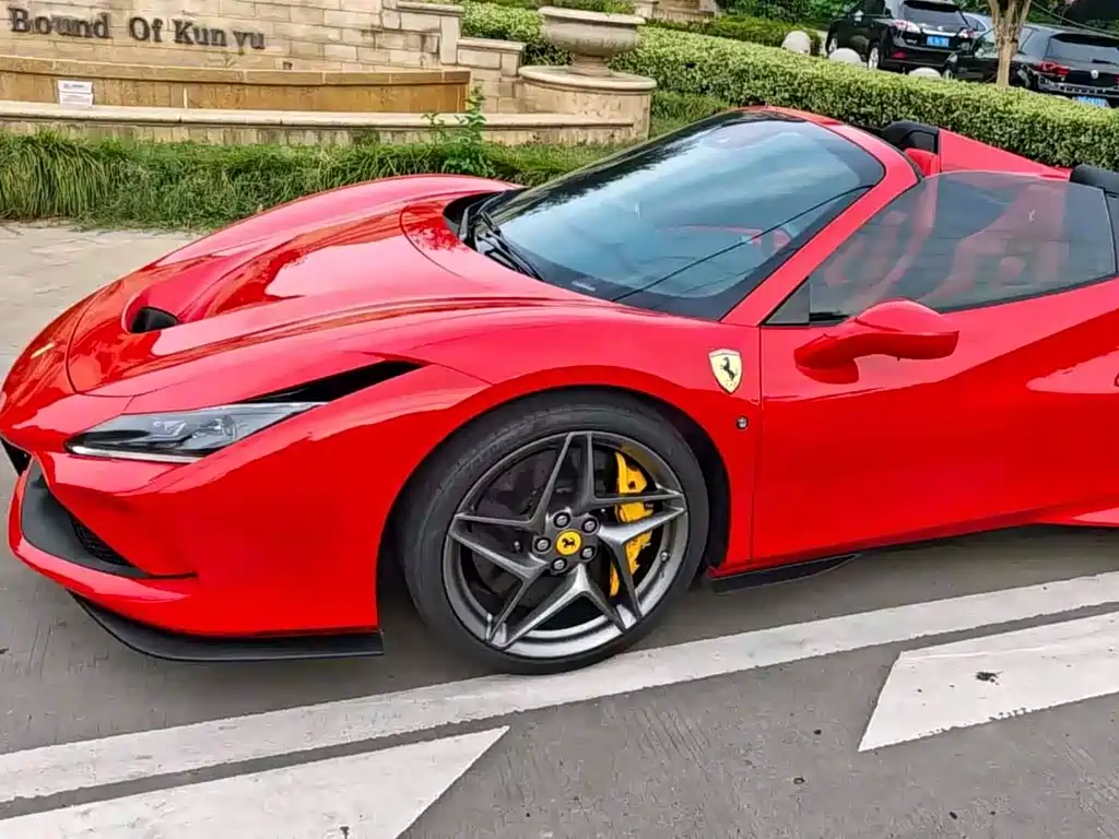Ferrari F8 2022