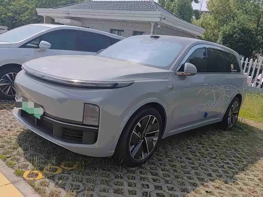 Li Auto Li L9 2025
