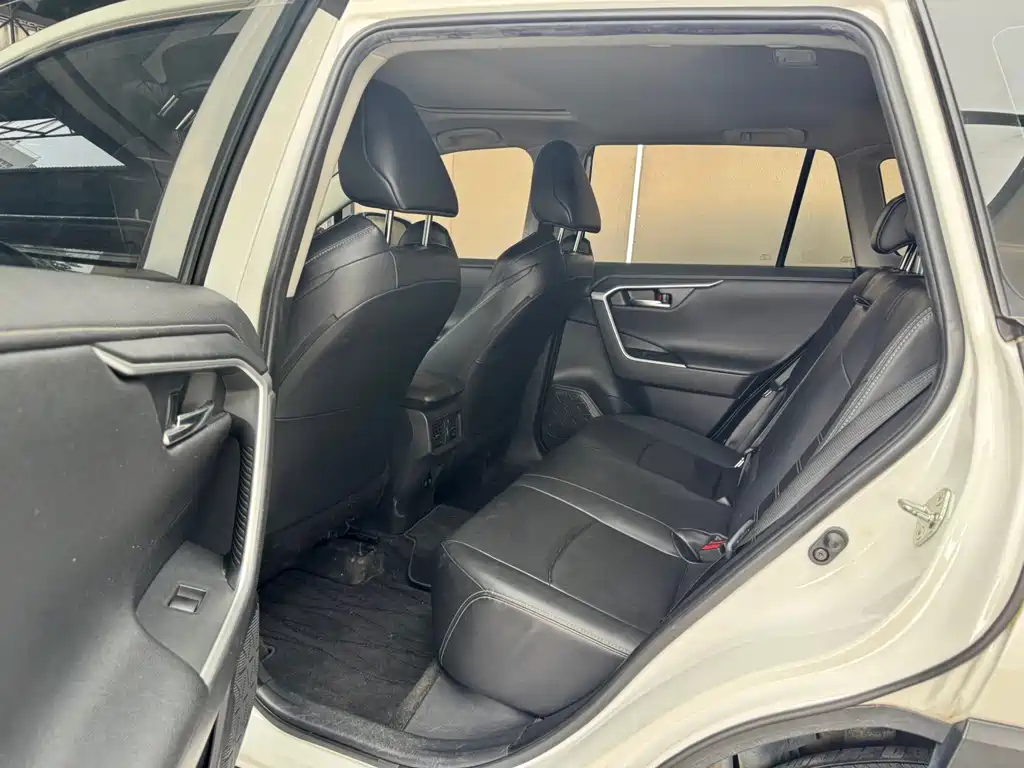 Toyota Wildlander — миниатюра 10