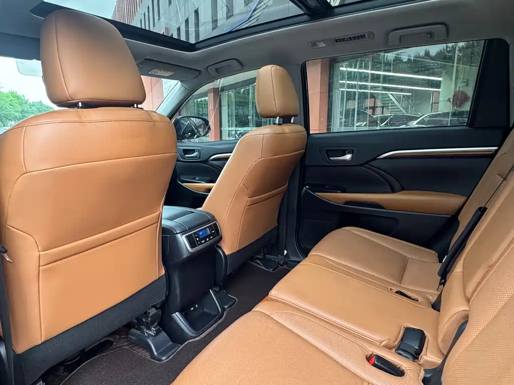 Toyota Highlander 2020 2.0T 7 мест