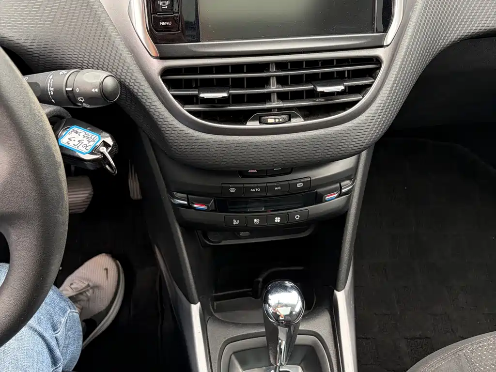 Peugeot 2008 — миниатюра 17