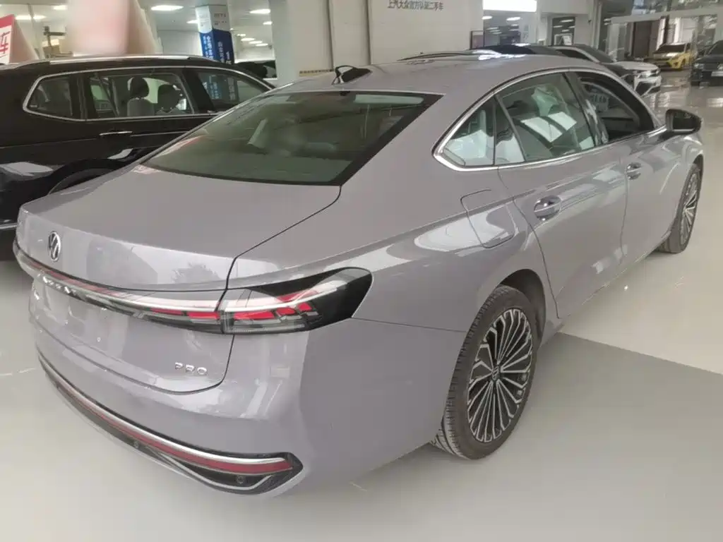 Volkswagen Passat — миниатюра 7