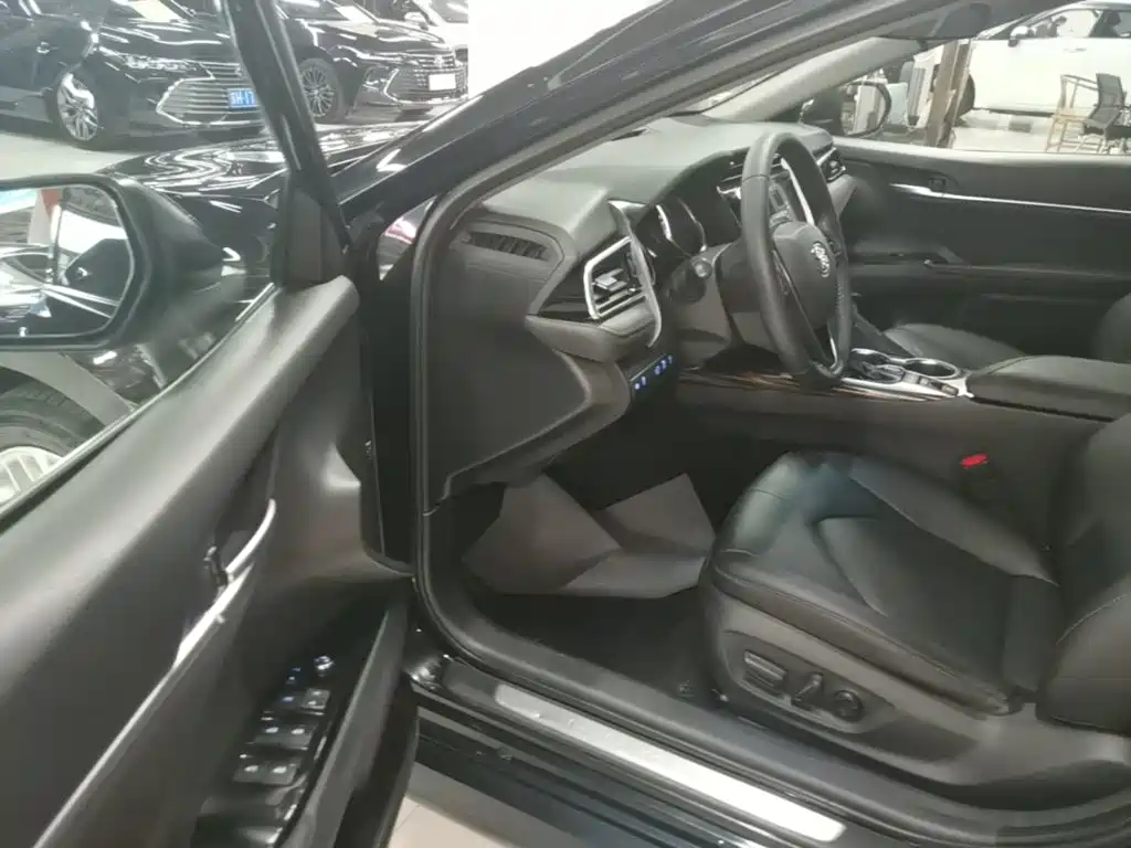 Toyota Camry — миниатюра 16