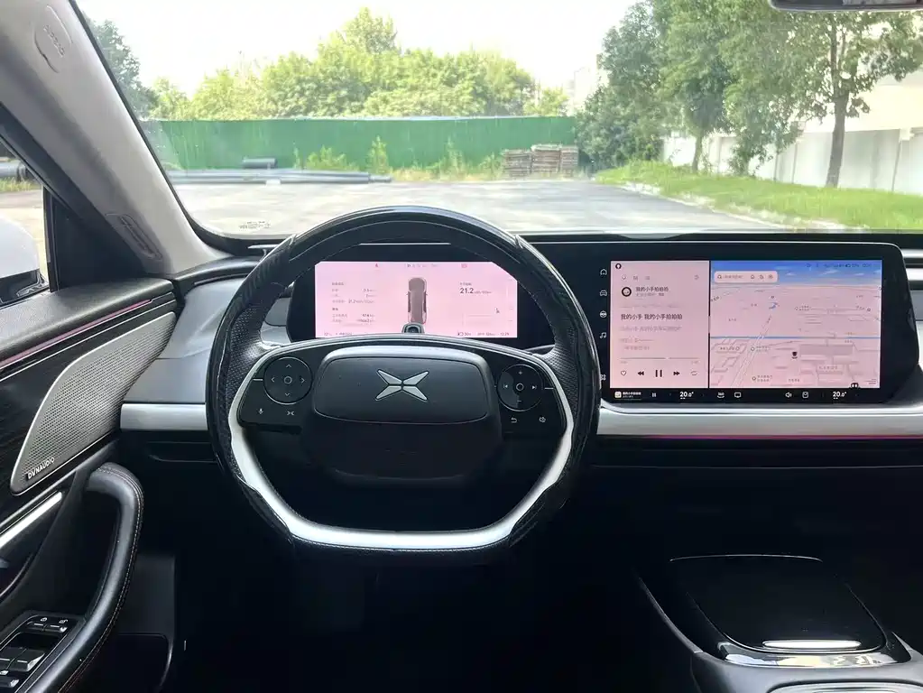 XPeng P7 — миниатюра 13