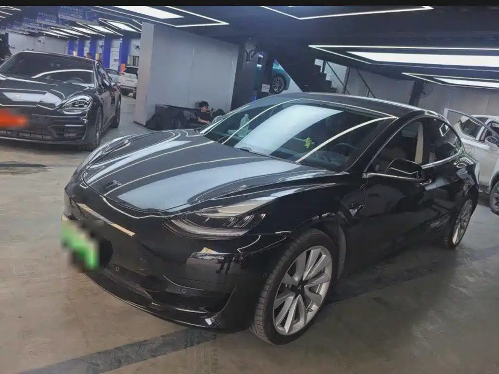 Tesla Model 3 2020