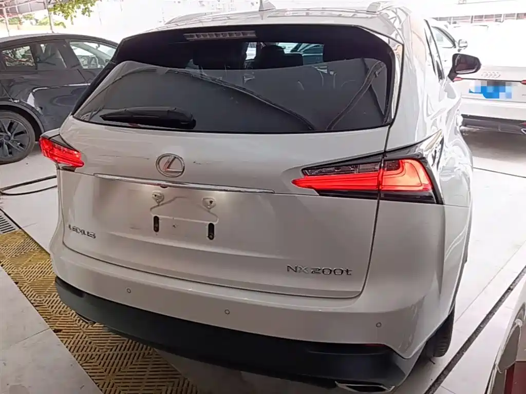 Lexus NX 2015 200t