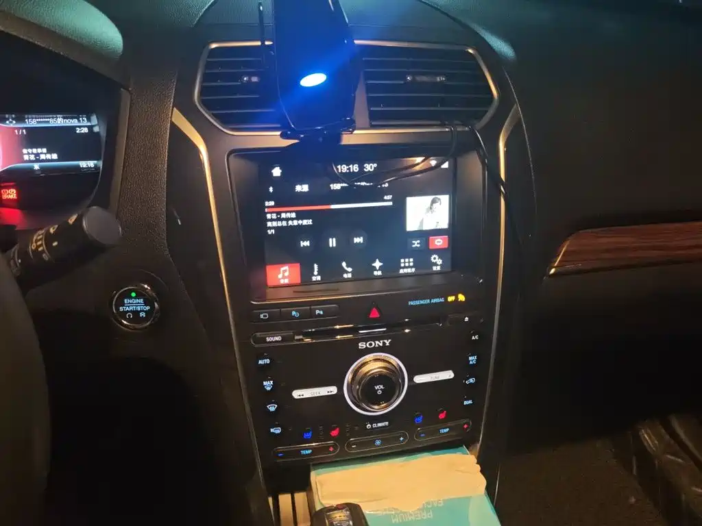 Ford Explorer (Import) — миниатюра 9