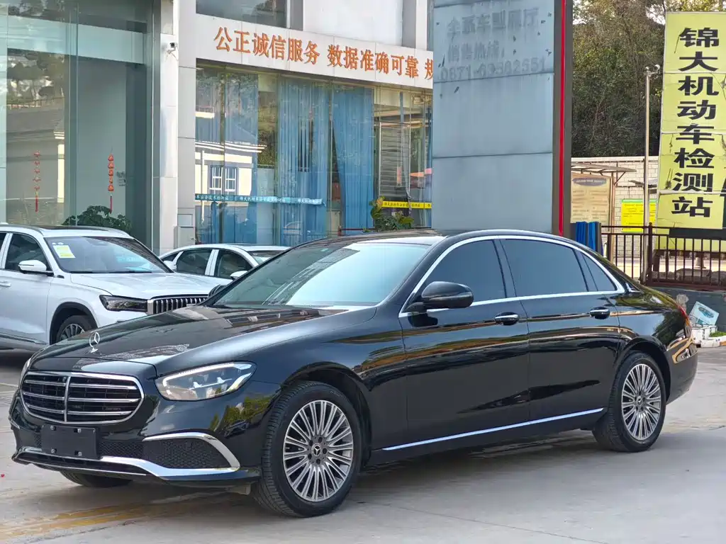 Mercedes-Benz E-Class 2022