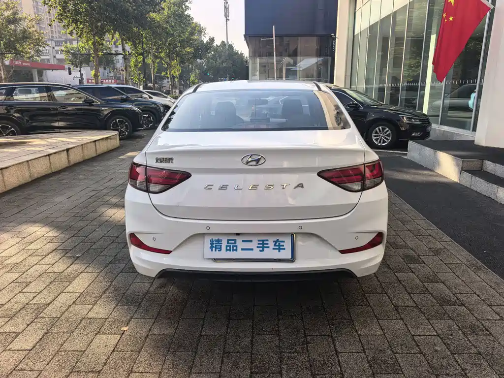 Hyundai Elantra — миниатюра 10