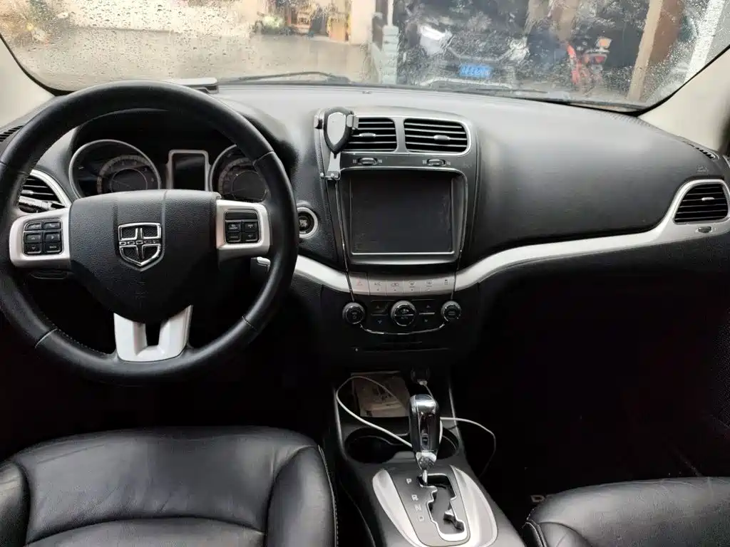 Dodge Journey — миниатюра 5