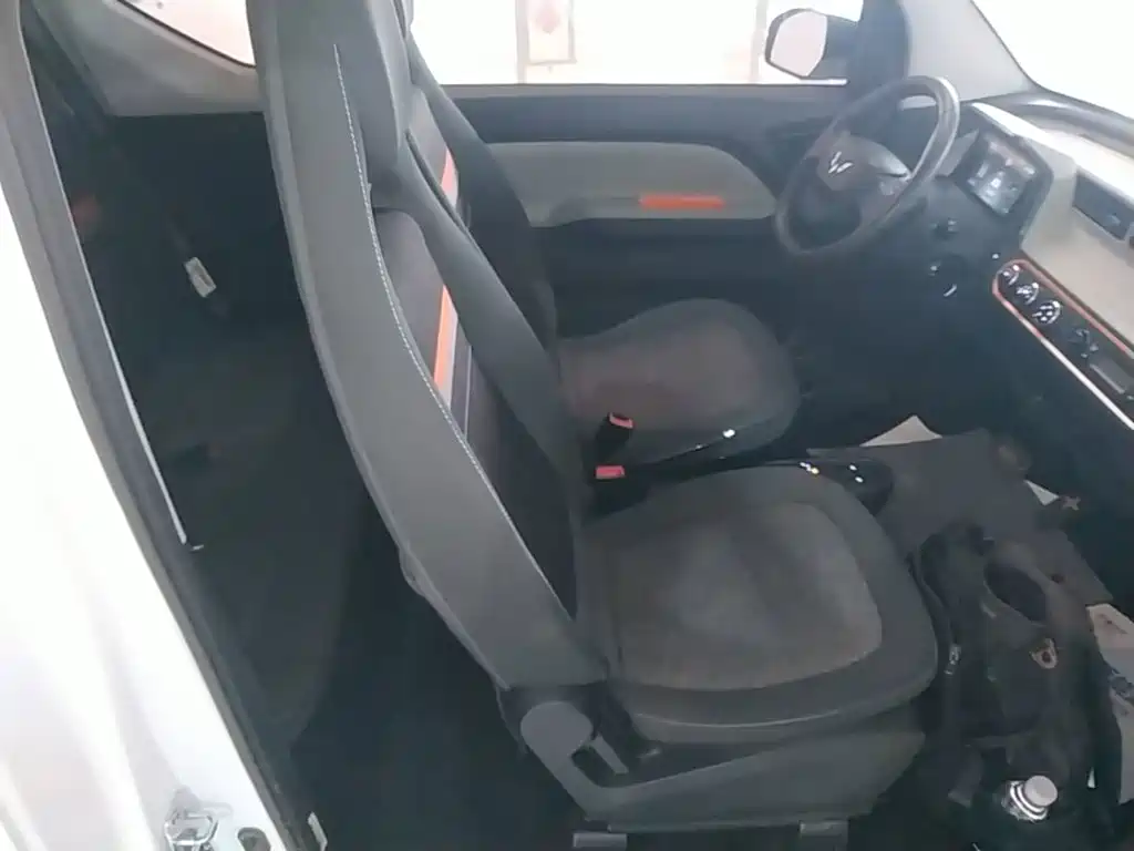 Wuling MINIEV — миниатюра 25