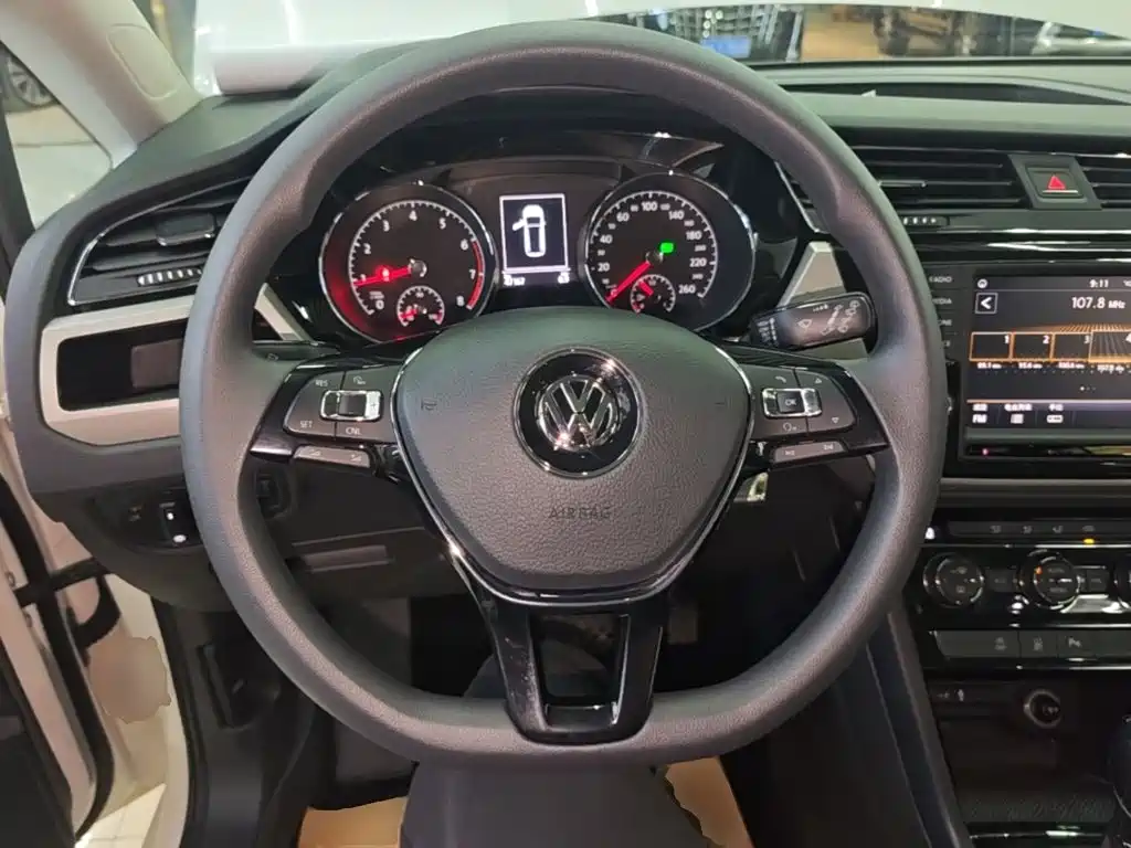 Volkswagen Touran — миниатюра 11