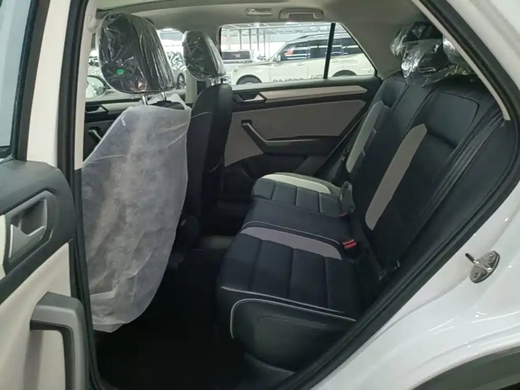 Volkswagen T-Roc — миниатюра 17