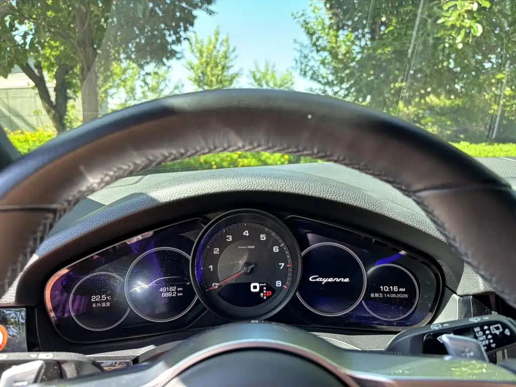 Porsche Cayenne — миниатюра 23