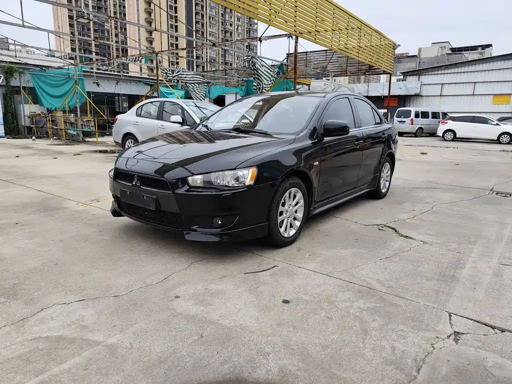 Mitsubishi Lancer EX 2013