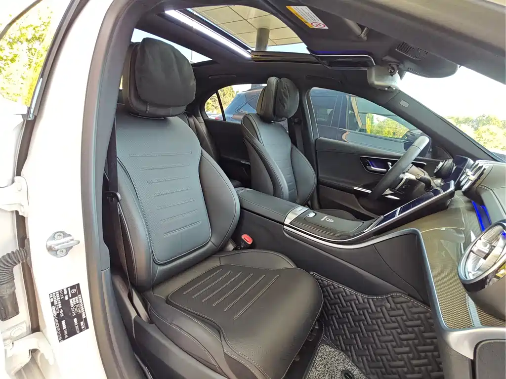 Mercedes-Benz C-Class — миниатюра 12