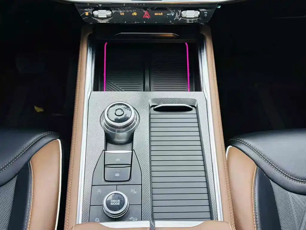 Ford Explorer — миниатюра 10