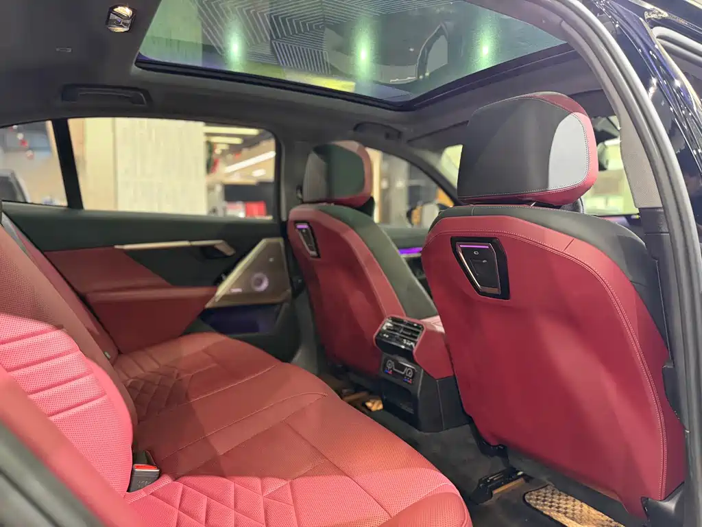 BMW 5 Series — миниатюра 12
