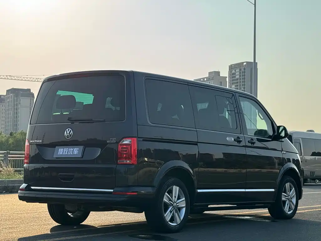 Volkswagen Multivan — миниатюра 10