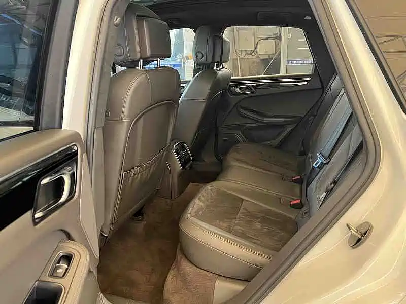 Porsche Macan — миниатюра 6