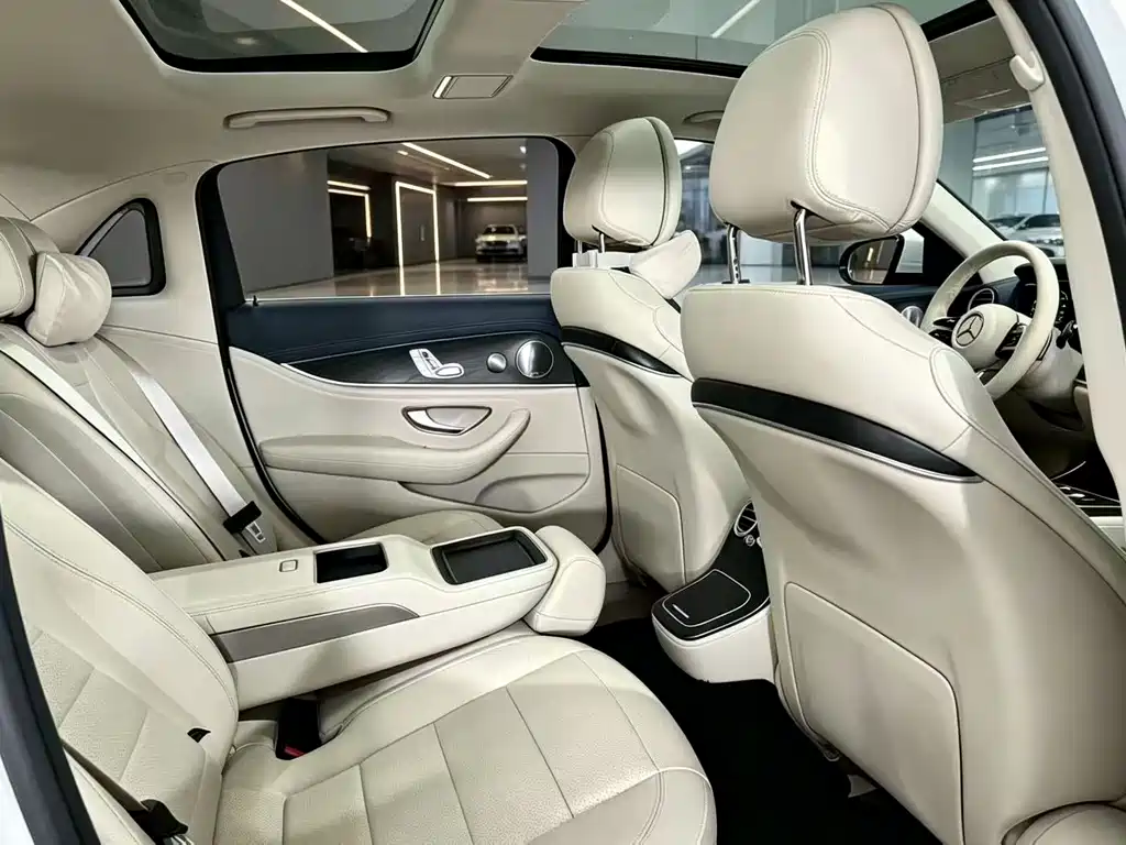 Mercedes-Benz E-Class — миниатюра 4