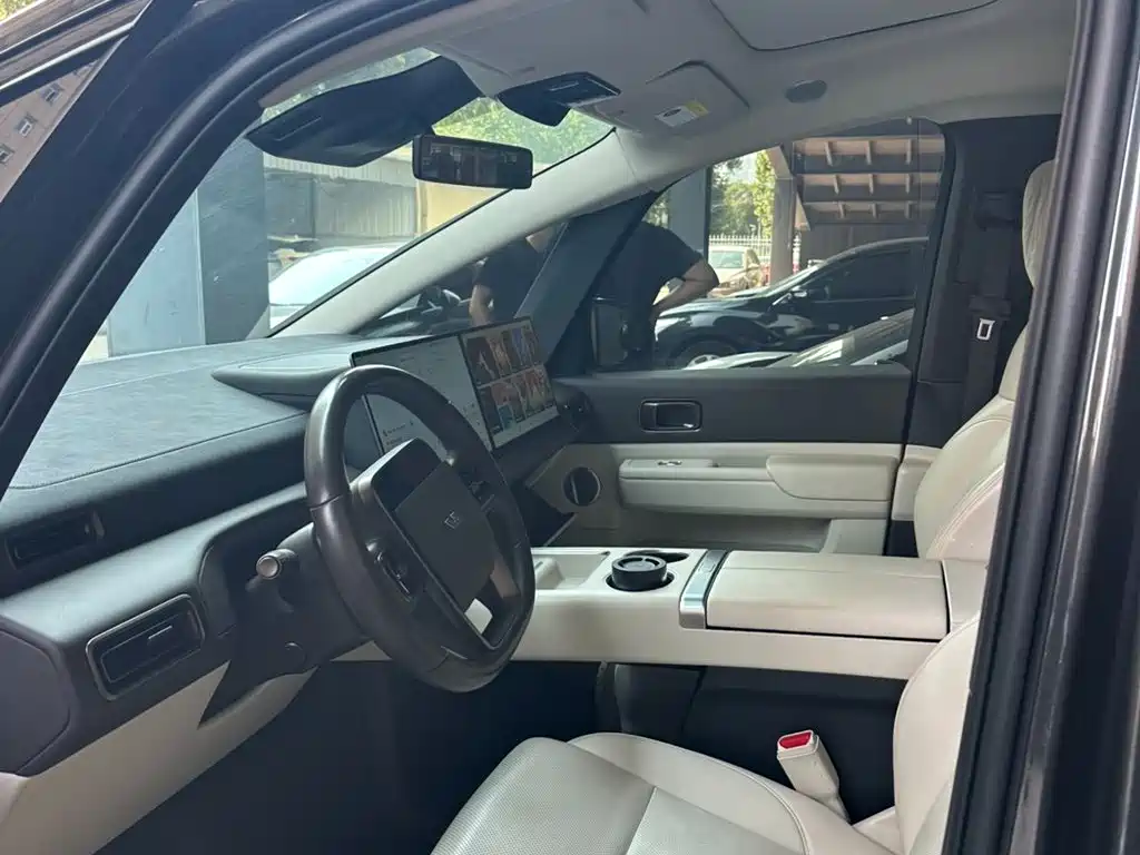 Li Auto Li MEGA — миниатюра 4
