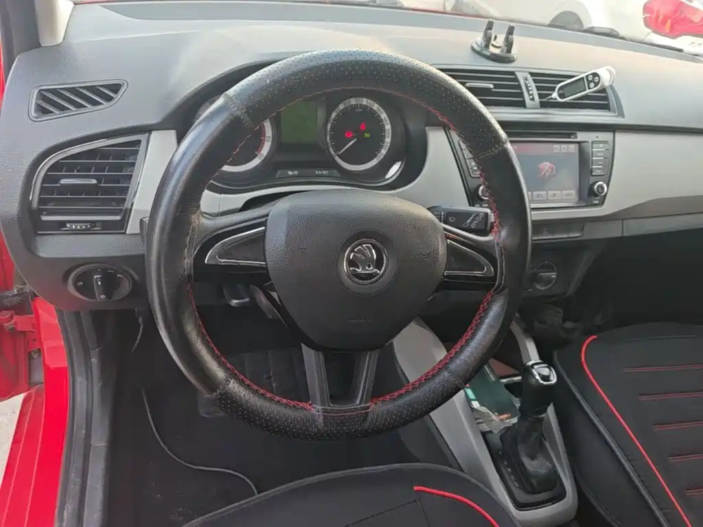 Skoda Fabia — миниатюра 11