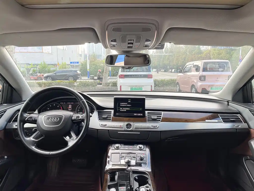 Audi A8 — миниатюра 4