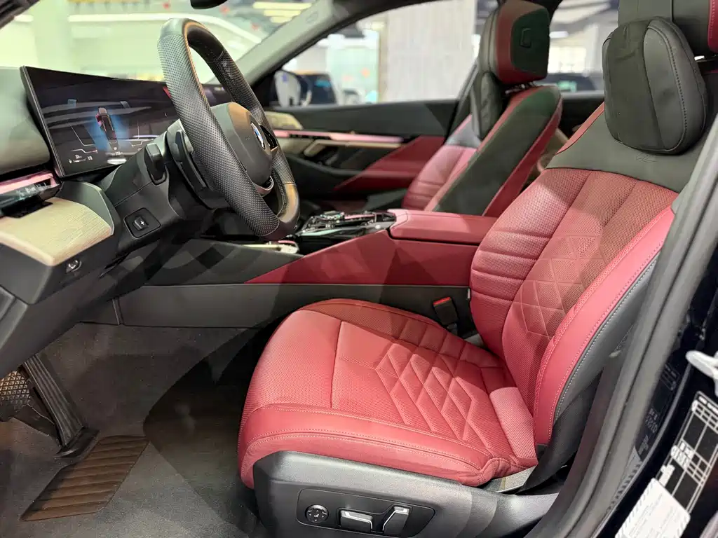 BMW 5 Series — миниатюра 4