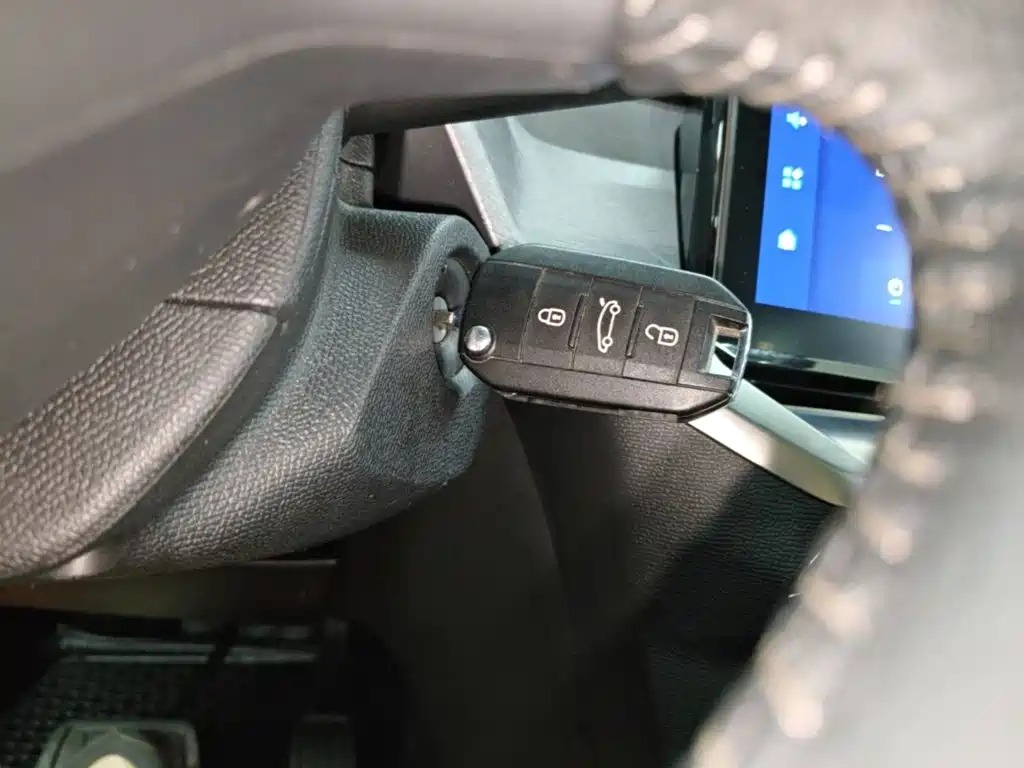 Peugeot 408 — миниатюра 9