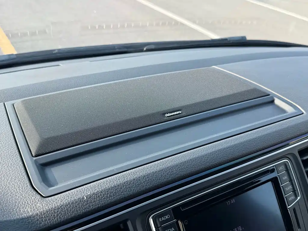 Volkswagen Multivan — миниатюра 18