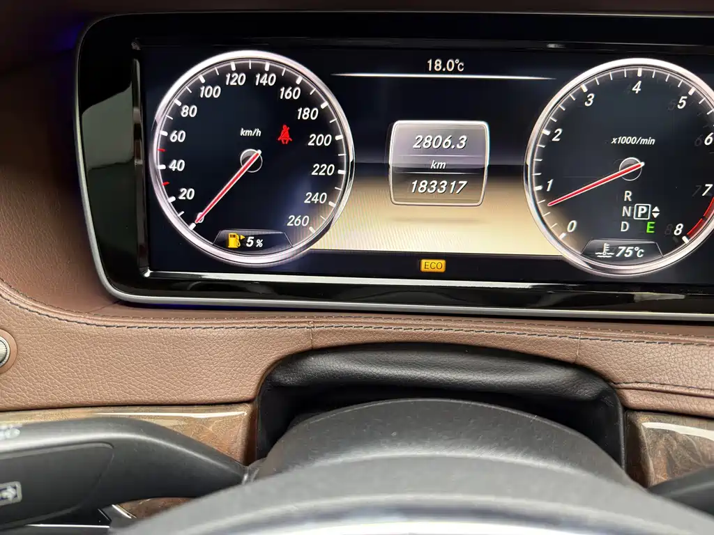 Mercedes-Benz S-Class — миниатюра 13