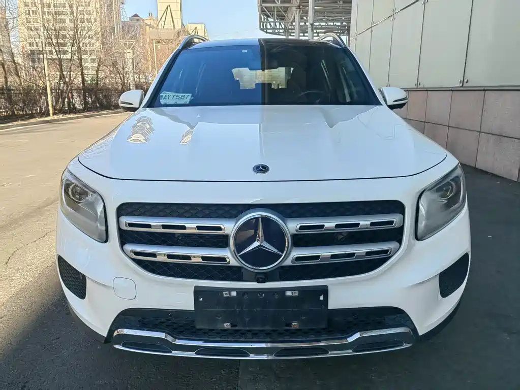 MERCEDES-BENZ GLB