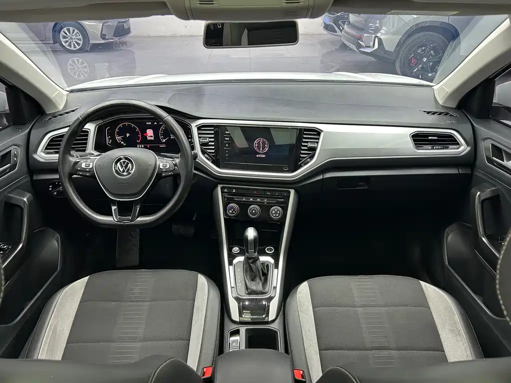 Volkswagen T-Roc — миниатюра 16