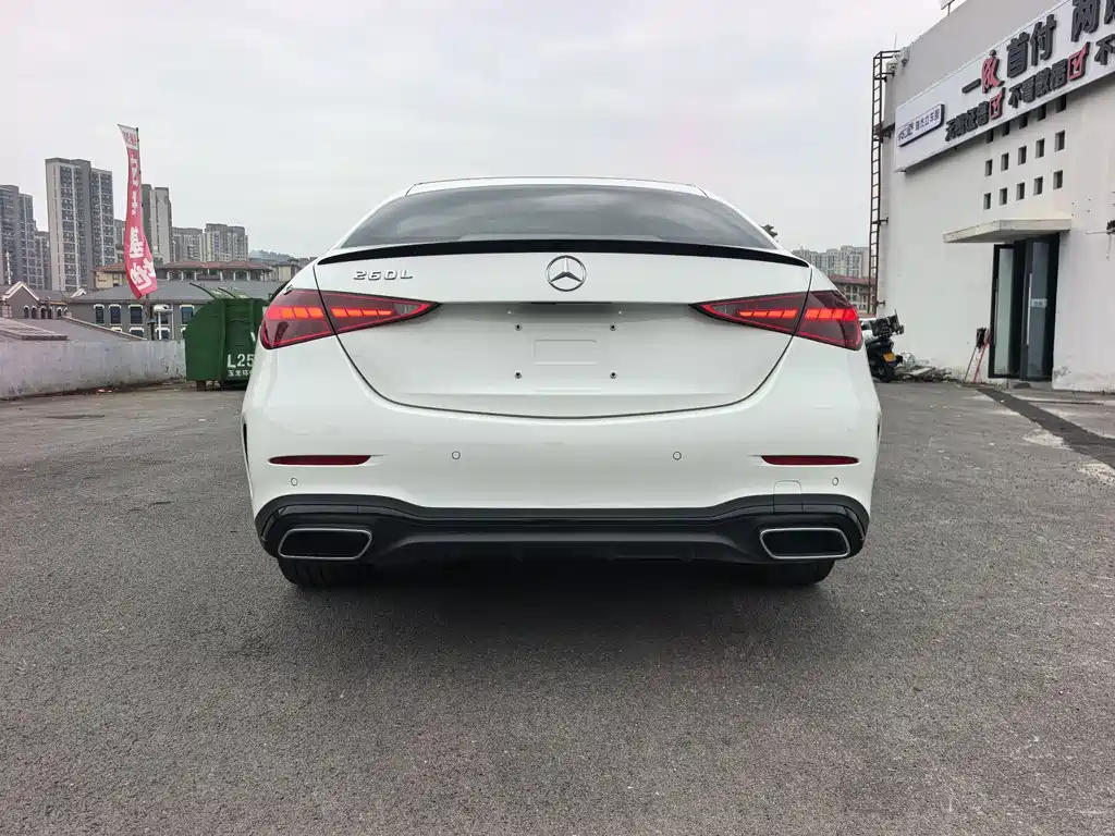 Mercedes-Benz C-Class — миниатюра 12